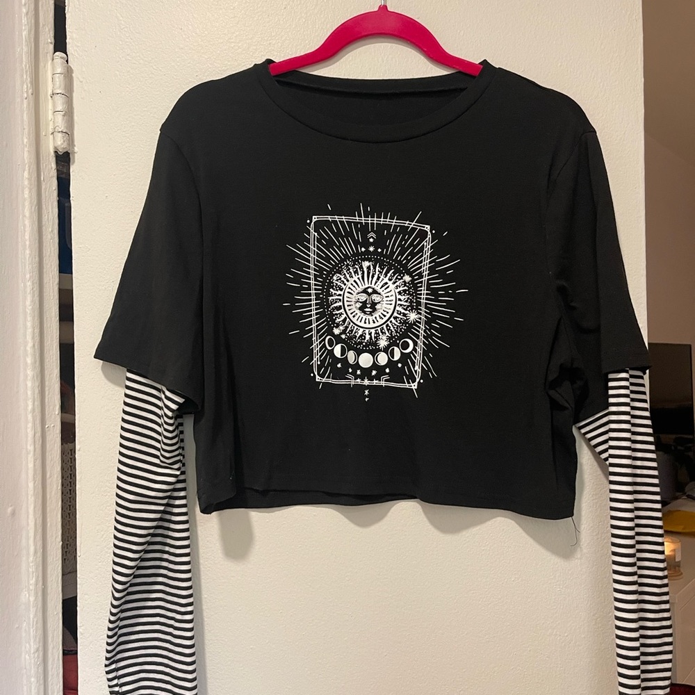 Cropped TShirt - Picture 2 of 3